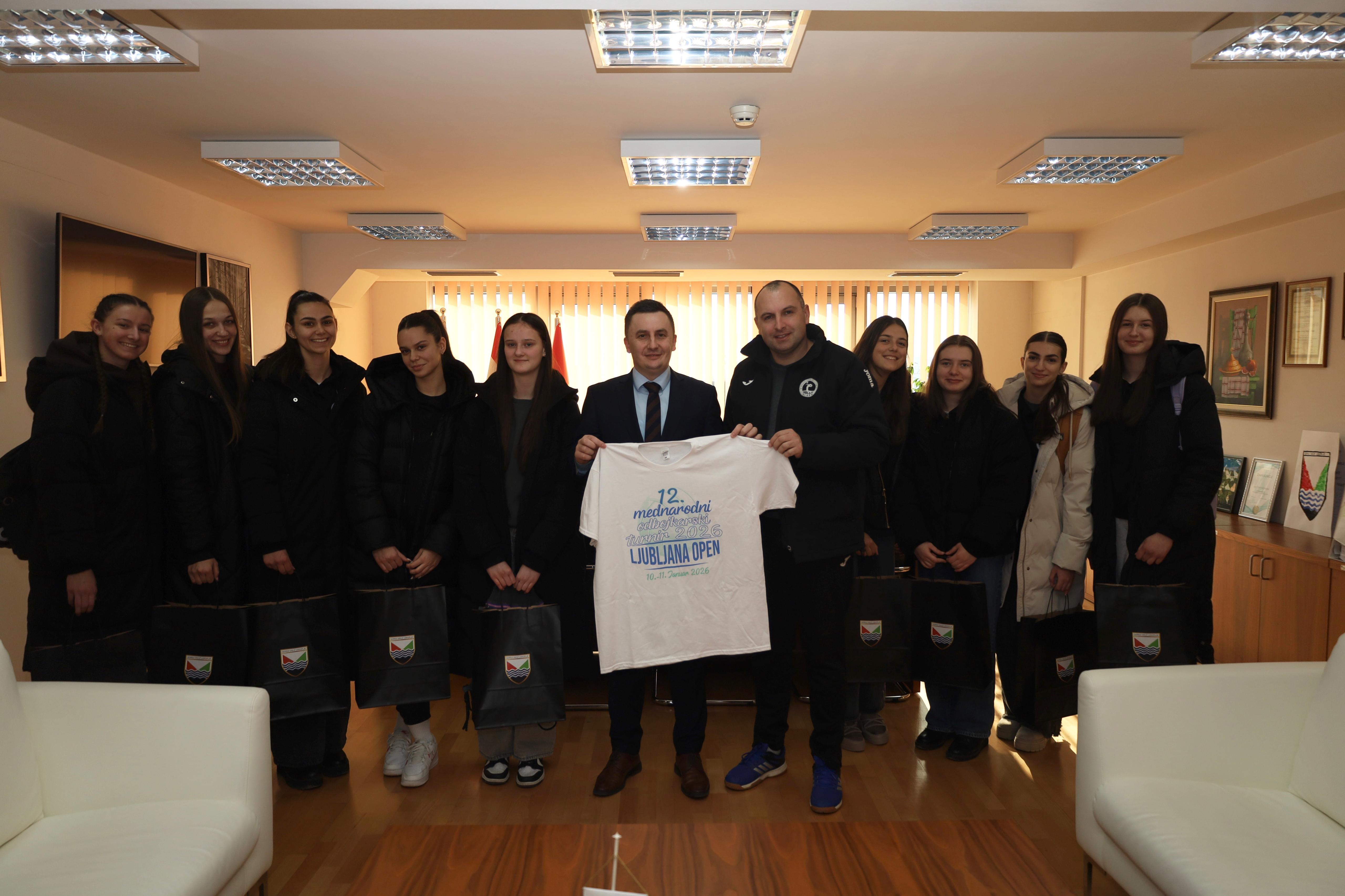 Prijem kod načelnika Općine za igračice OK Sloga